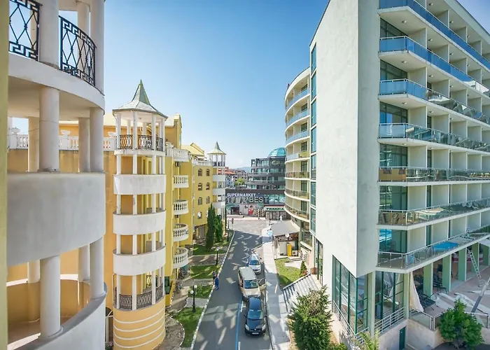 In Victoria 2* Σάνι Μπιτς