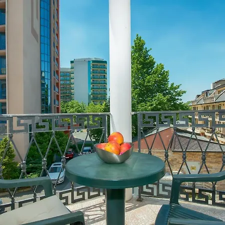 Lejlighedshotel In Victoria 2*