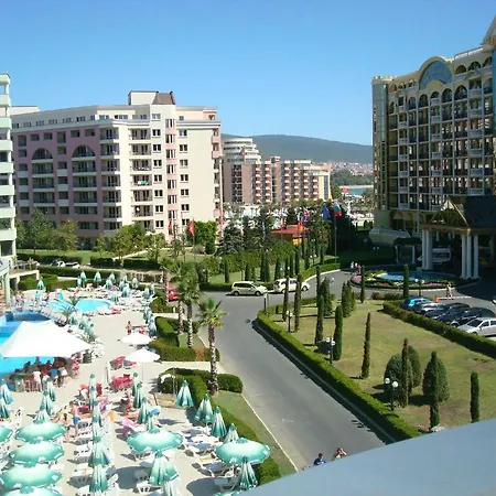 Apartmanhotel In Victoria 2*