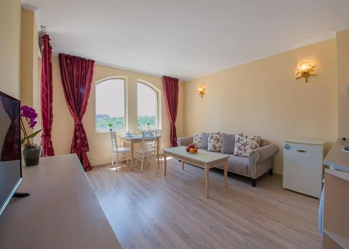 Apartmanhotel In Victoria Napospart