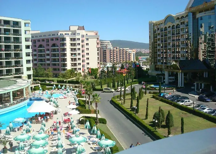 Apartmanhotel In Victoria 2*